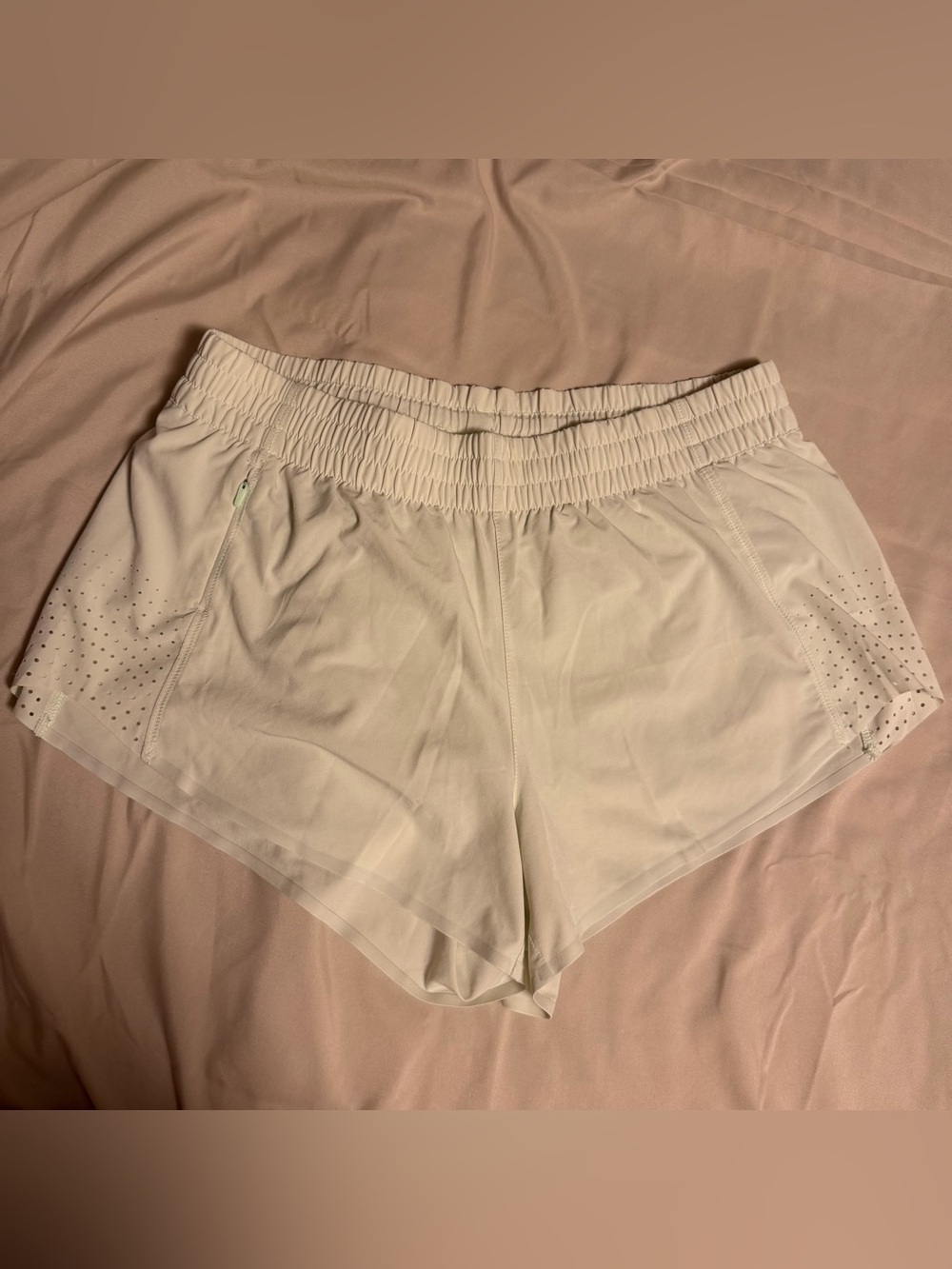 Women’s Lightweight Athletic Shorts - light mint green medium